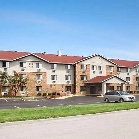 Super 8 By Wyndham Fairview Heights-St. Louis Motel
