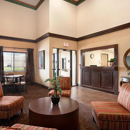 Super 8 By Wyndham Fairview Heights-St. Louis