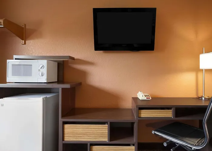 Super 8 By Wyndham Fairview Heights-st. Louis Motel 2*